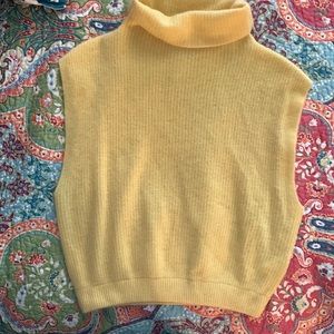 Free People sweater yellow used condition medium